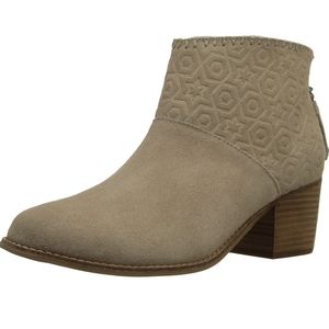 TOMS Women's Leila Boone Oxford Tan Suede Embossed